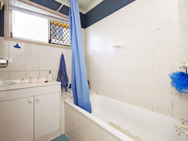 27 Cowper Ave, Eagleby QLD 4207