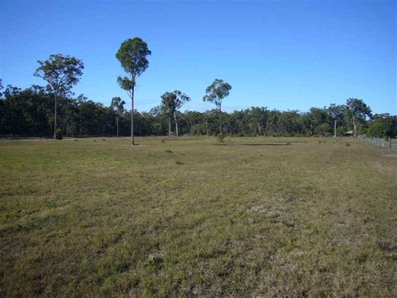 3 Palm Beach Rd, Coonarr QLD 4670