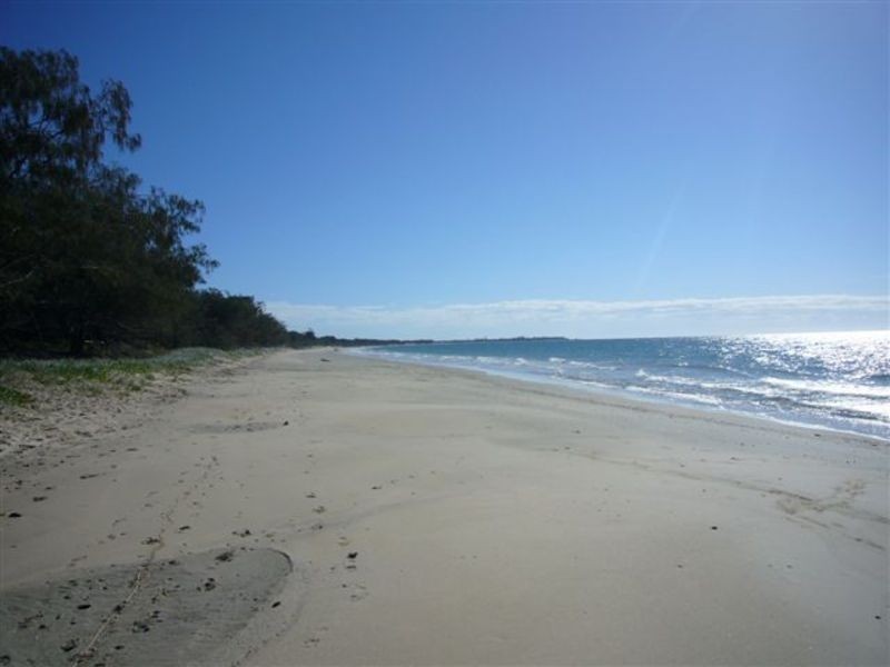 3 Palm Beach Rd, Coonarr QLD 4670