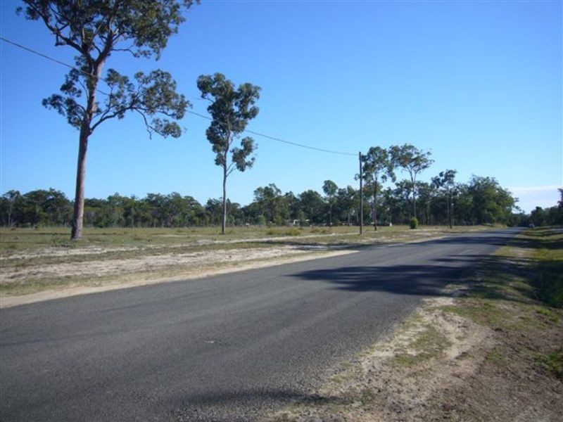 3 Palm Beach Rd, Coonarr QLD 4670