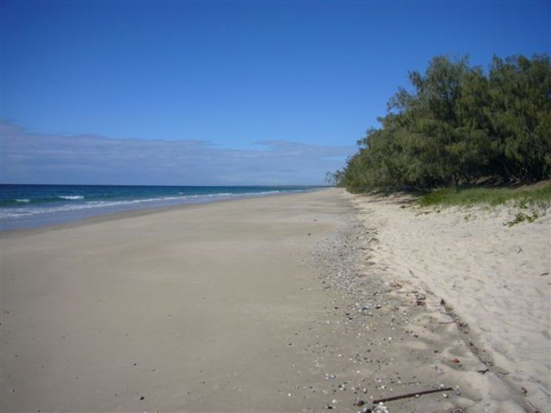 3 Palm Beach Rd, Coonarr QLD 4670