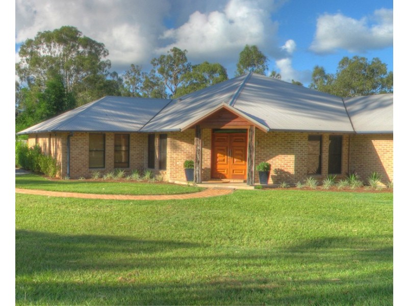 8 Kay Drive, Samford QLD 4520