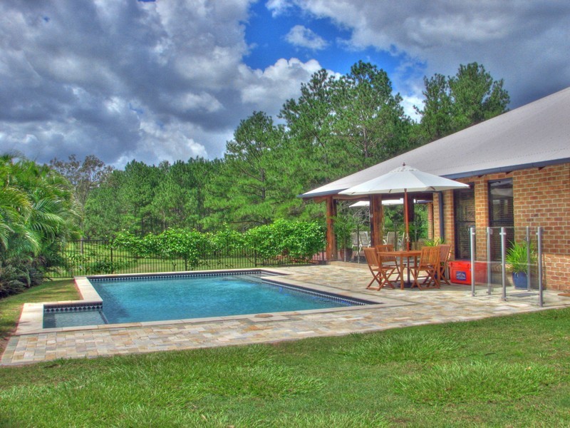 8 Kay Drive, Samford QLD 4520