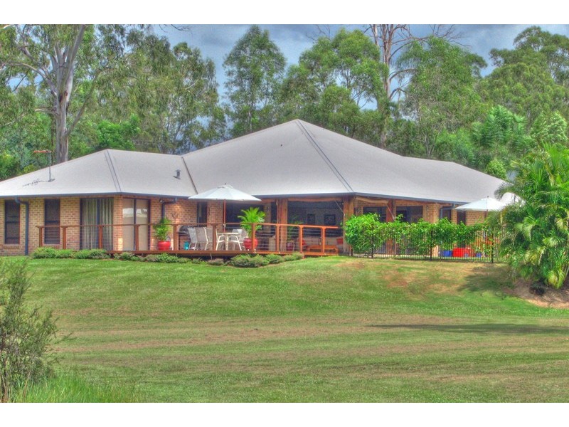 8 Kay Drive, Samford QLD 4520