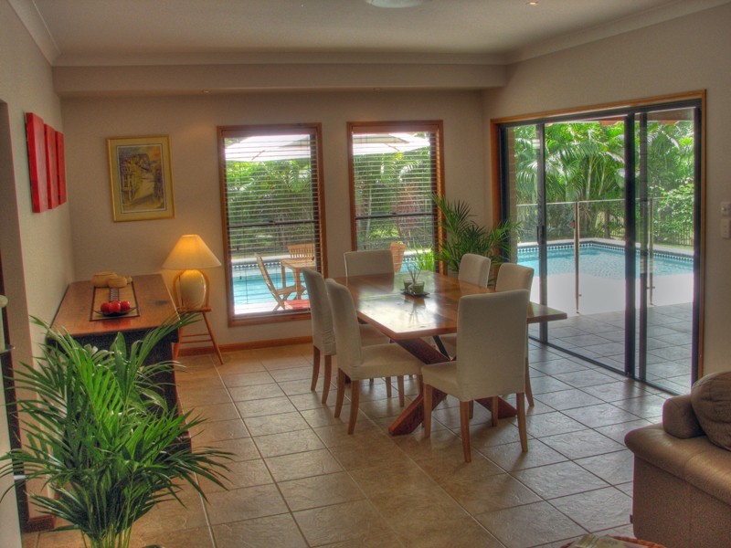 8 Kay Drive, Samford QLD 4520