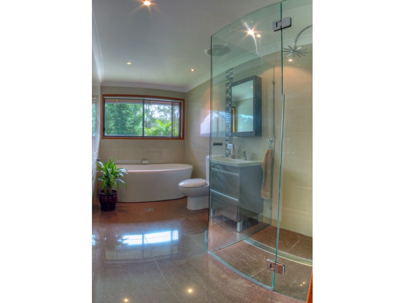 8 Kay Drive, Samford QLD 4520