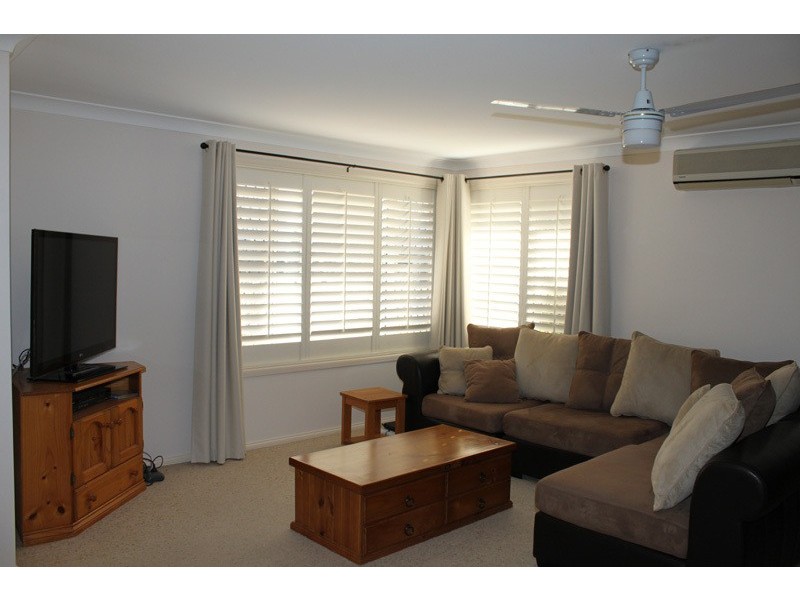 4 Abel Tasman Drive, Lake Cathie NSW 2445