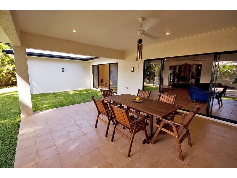 20 Batt St, Clifton Beach QLD 4879