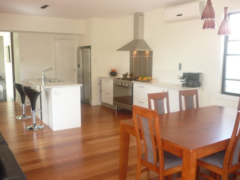 17 Baron Street, Greenslopes QLD 4120