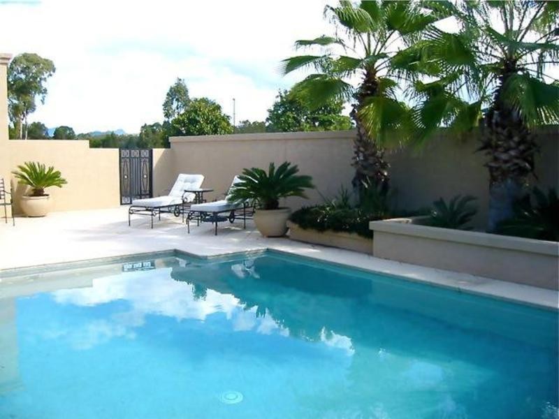 26 Shoalwater Court, Burleigh Waters QLD 4220