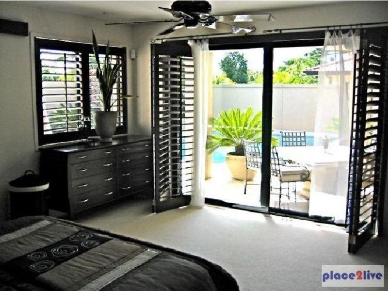 26 Shoalwater Court, Burleigh Waters QLD 4220