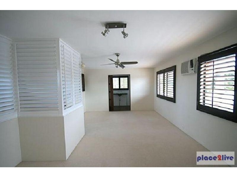 26 Shoalwater Court, Burleigh Waters QLD 4220