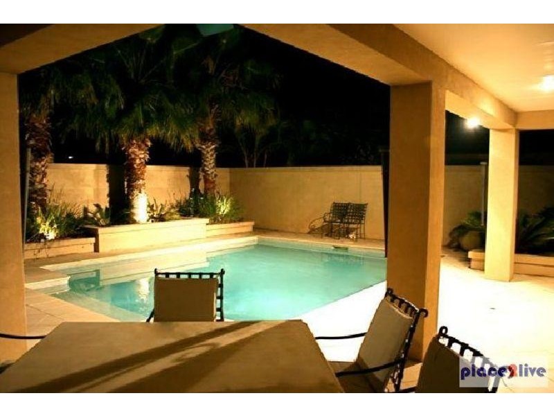 26 Shoalwater Court, Burleigh Waters QLD 4220