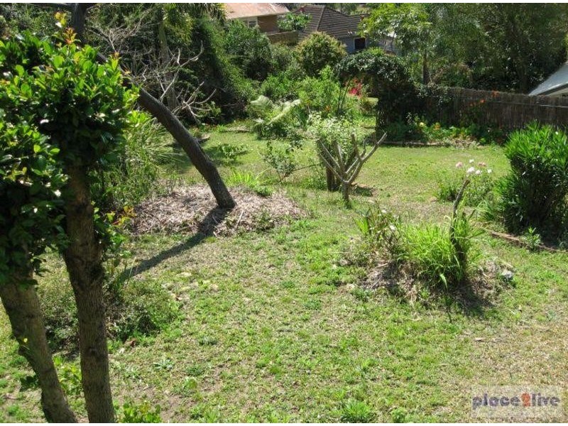 16 Hall Avenue, Norman Park QLD 4170