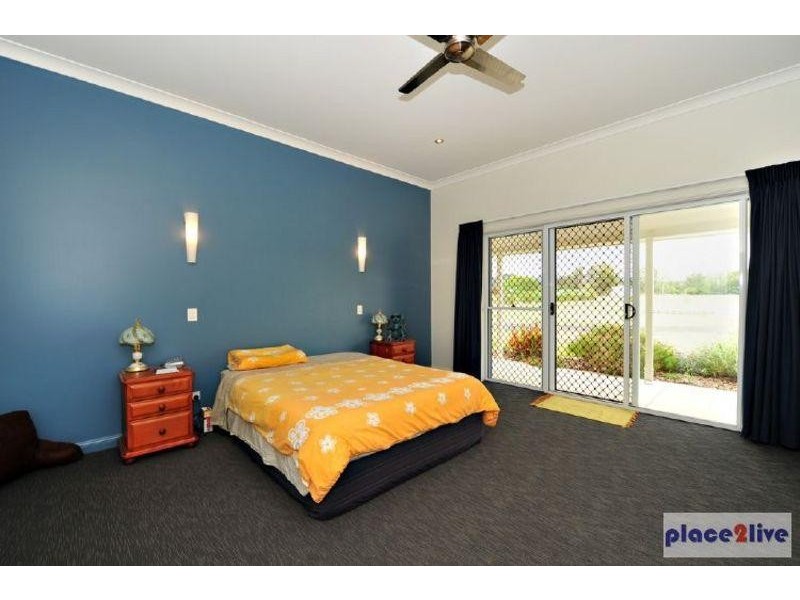 8 Sovereign Way, Samford QLD 4520