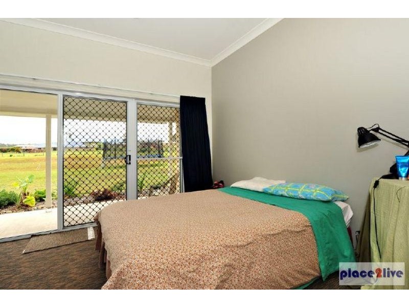 8 Sovereign Way, Samford QLD 4520