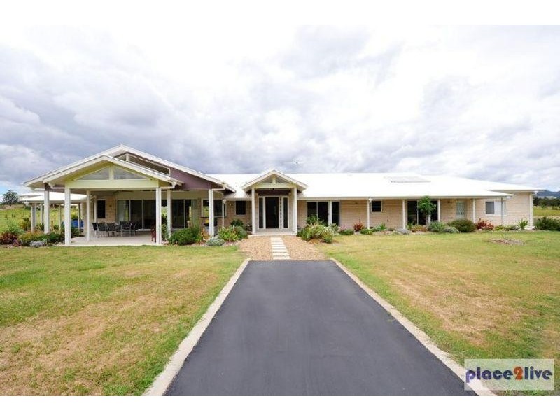 8 Sovereign Way, Samford QLD 4520