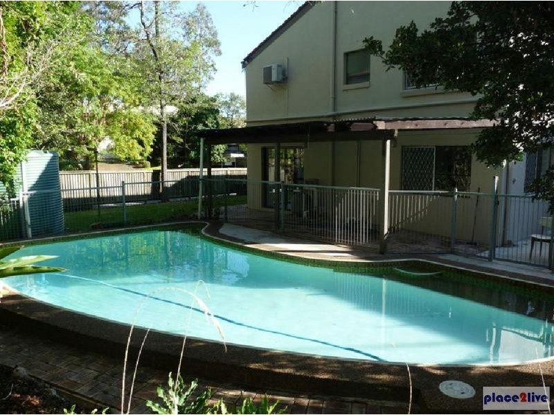 22 Goolman Street, Chapel Hill QLD 4069