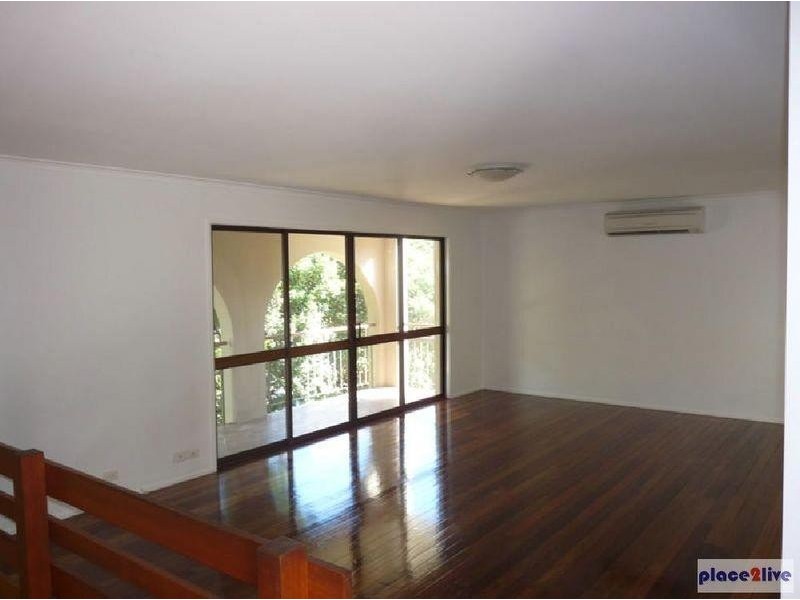 22 Goolman Street, Chapel Hill QLD 4069