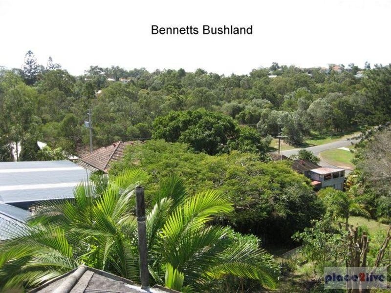 16 Hall Avenue, Norman Park QLD 4170