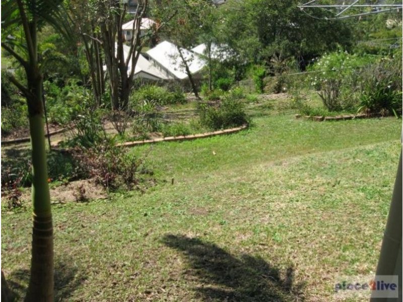 16 Hall Avenue, Norman Park QLD 4170