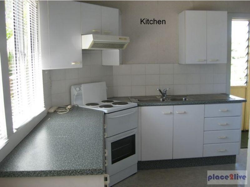 16 Hall Avenue, Norman Park QLD 4170