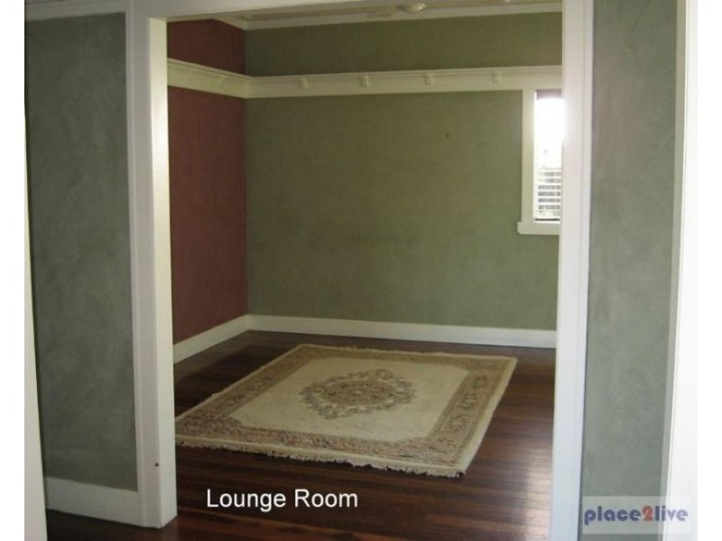 16 Hall Avenue, Norman Park QLD 4170