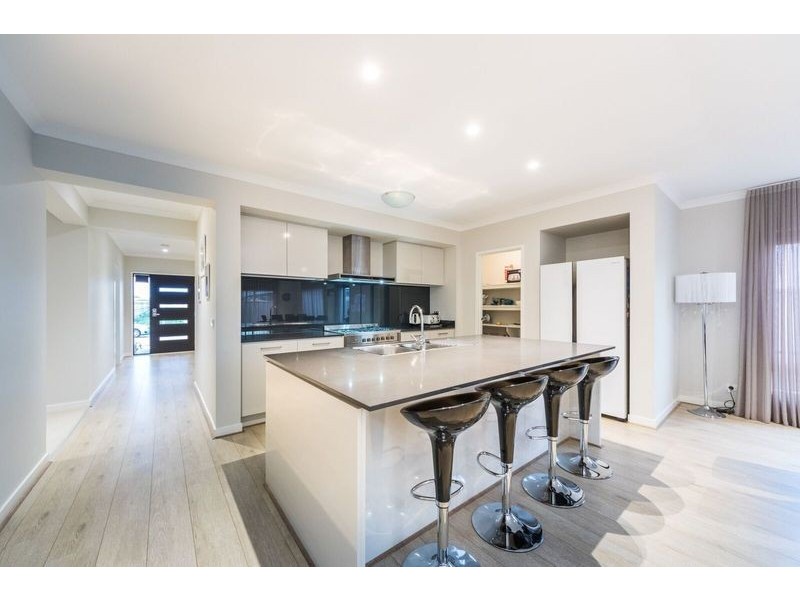 20 WESTBOURNE STREET, Clyde North VIC 3978