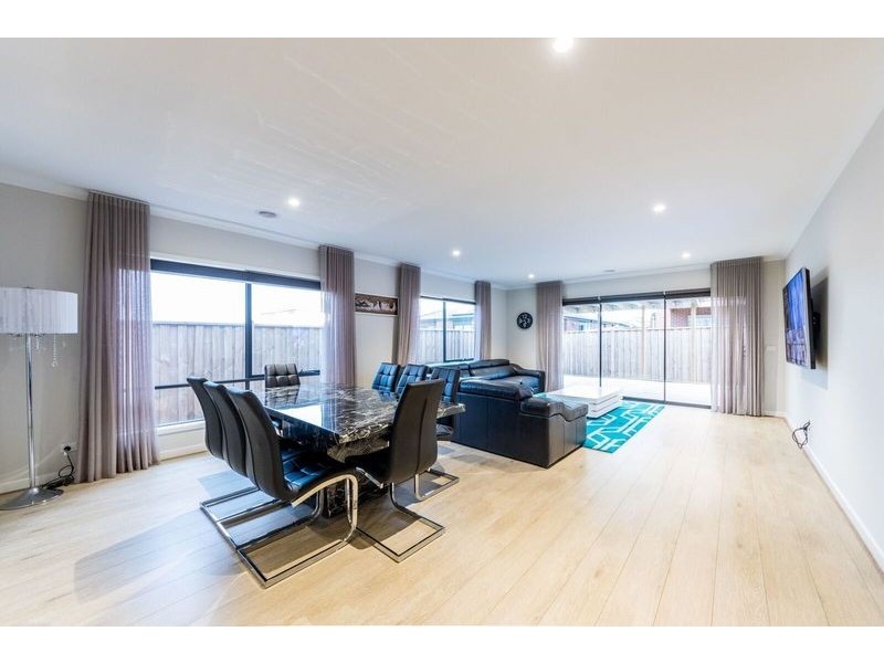 20 WESTBOURNE STREET, Clyde North VIC 3978