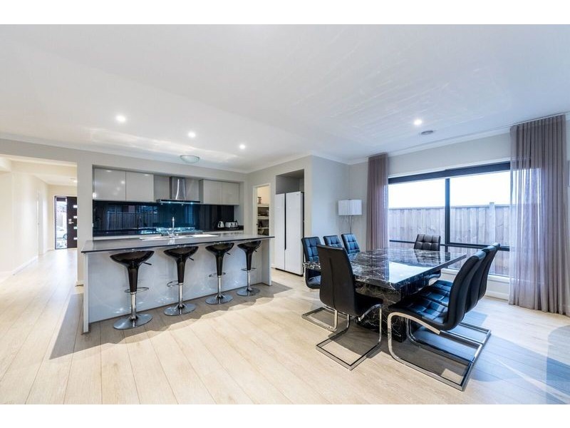 20 WESTBOURNE STREET, Clyde North VIC 3978