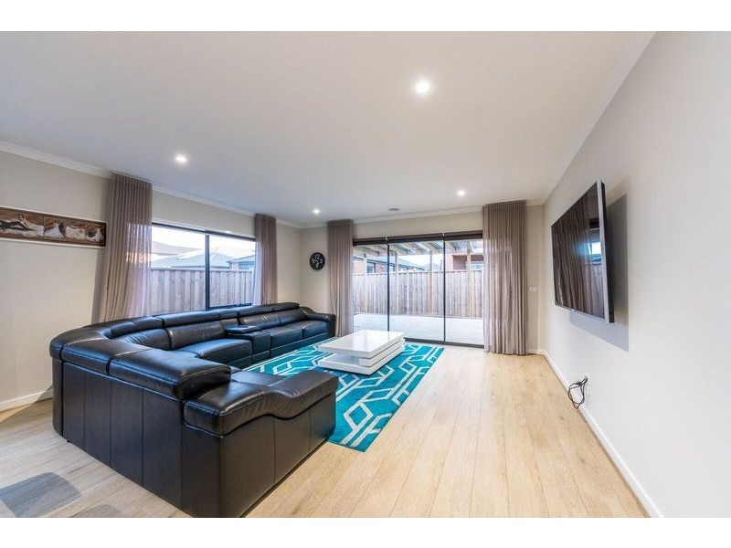 20 WESTBOURNE STREET, Clyde North VIC 3978