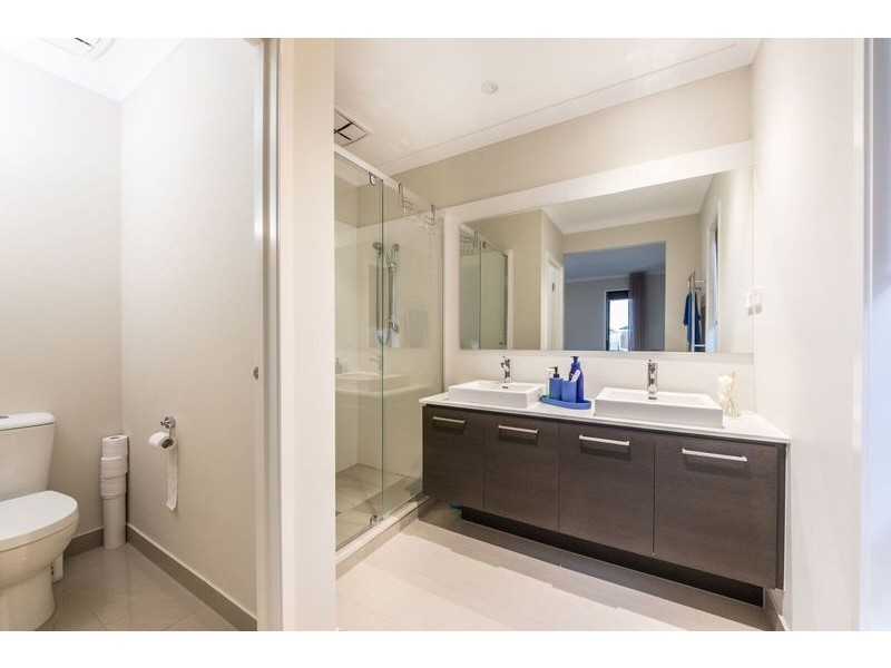 20 WESTBOURNE STREET, Clyde North VIC 3978