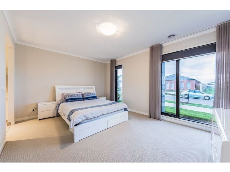 20 WESTBOURNE STREET, Clyde North VIC 3978
