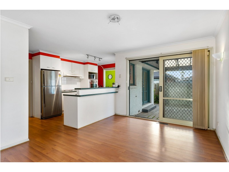 16 BRANTON DRIVE, Hampton Park VIC 3976