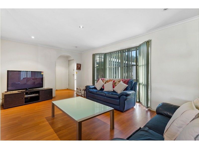 16 BRANTON DRIVE, Hampton Park VIC 3976