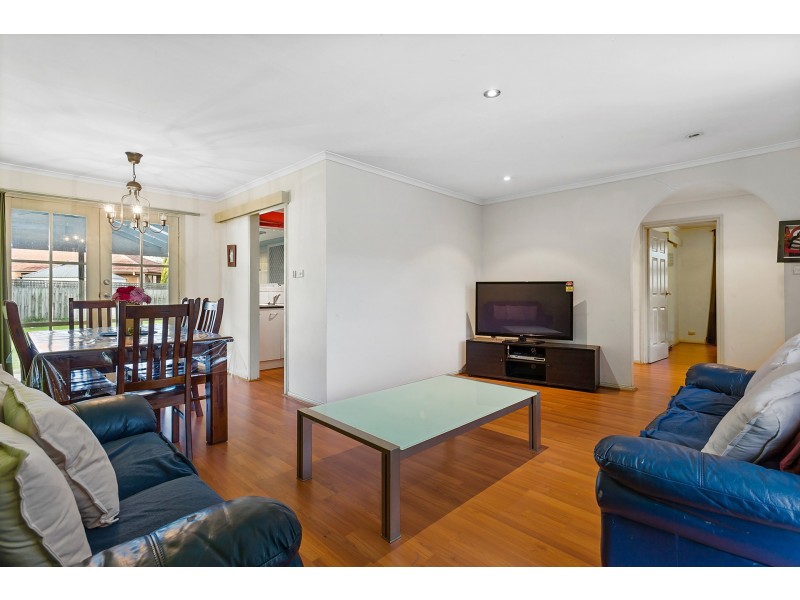 16 BRANTON DRIVE, Hampton Park VIC 3976