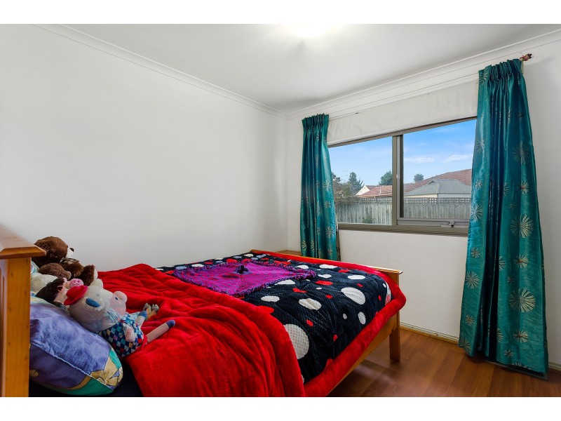 16 BRANTON DRIVE, Hampton Park VIC 3976