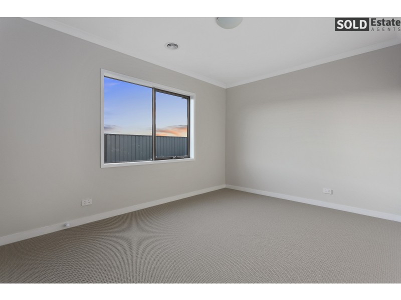 1 COPABELLA CIRCUIT, Clyde North VIC 3978