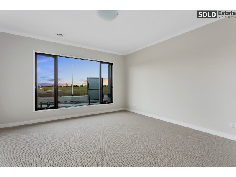 1 COPABELLA CIRCUIT, Clyde North VIC 3978