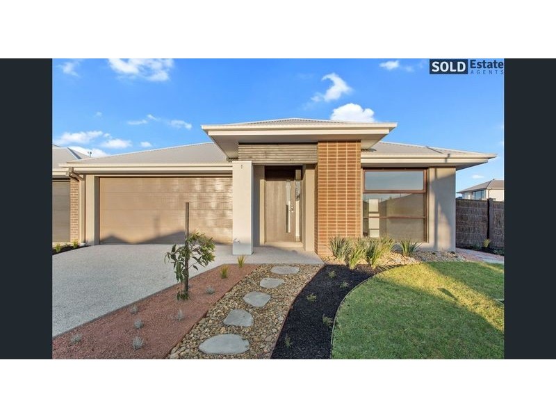 4 SERENGETI STREET, Clyde North VIC 3978