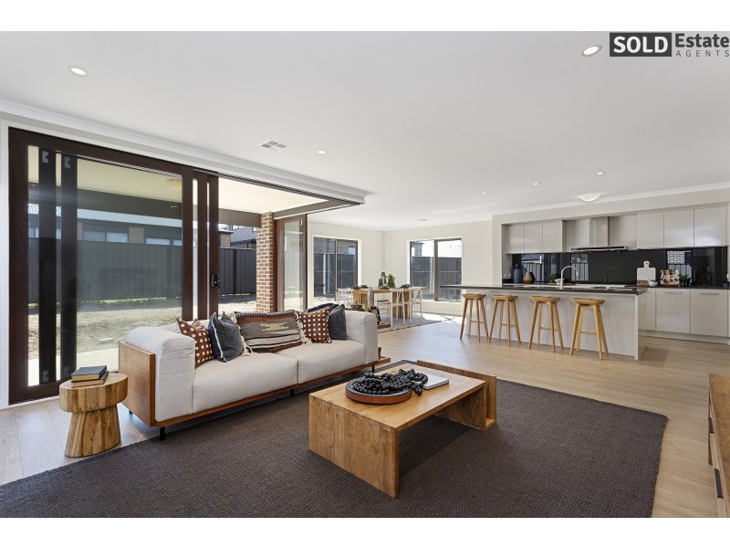 3 EPSOM LANE, Cranbourne North VIC 3977