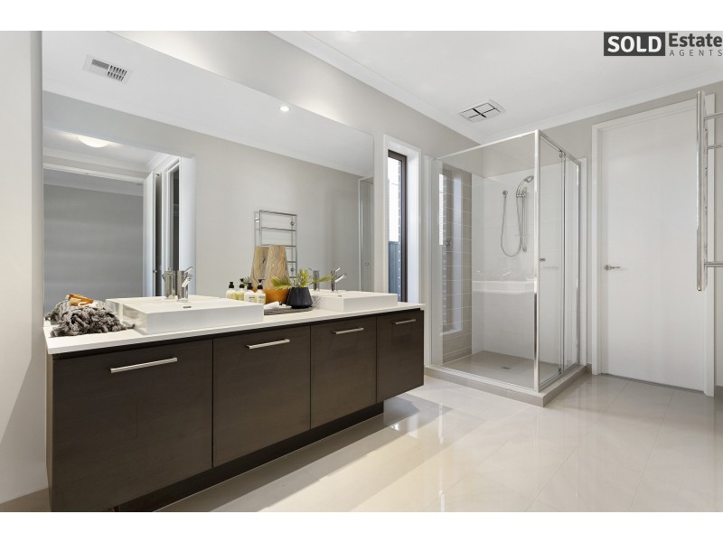 3 EPSOM LANE, Cranbourne North VIC 3977