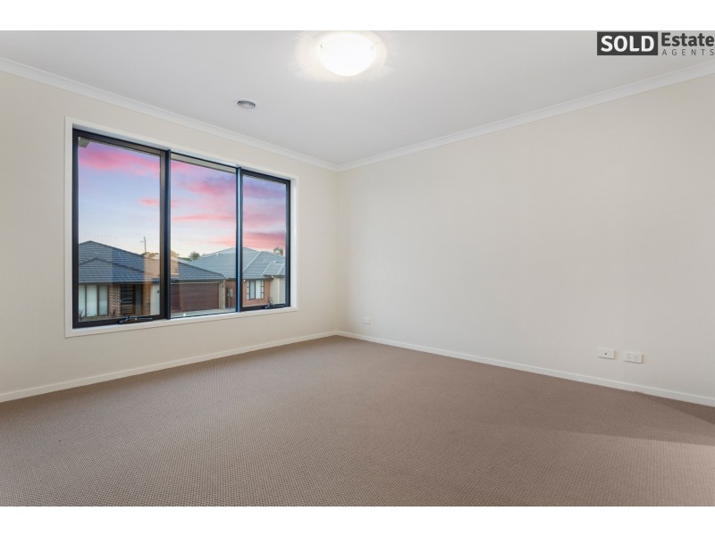 18 REVELWOOD WAY, Clyde North VIC 3978
