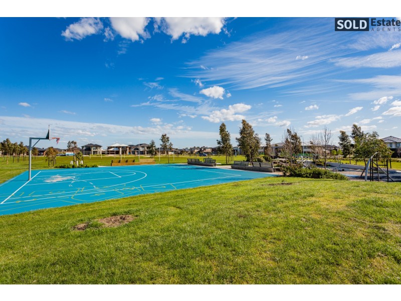 18 REVELWOOD WAY, Clyde North VIC 3978