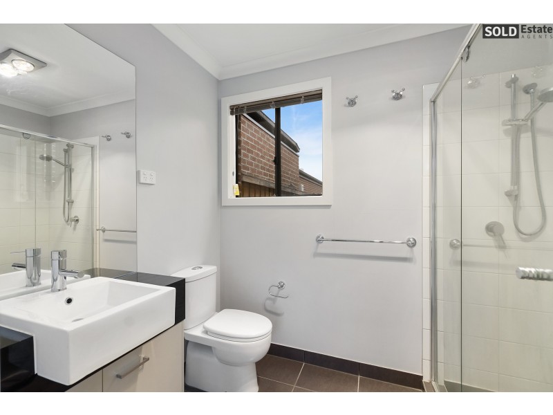 54 PYRENEES ROAD, Clyde VIC 3978