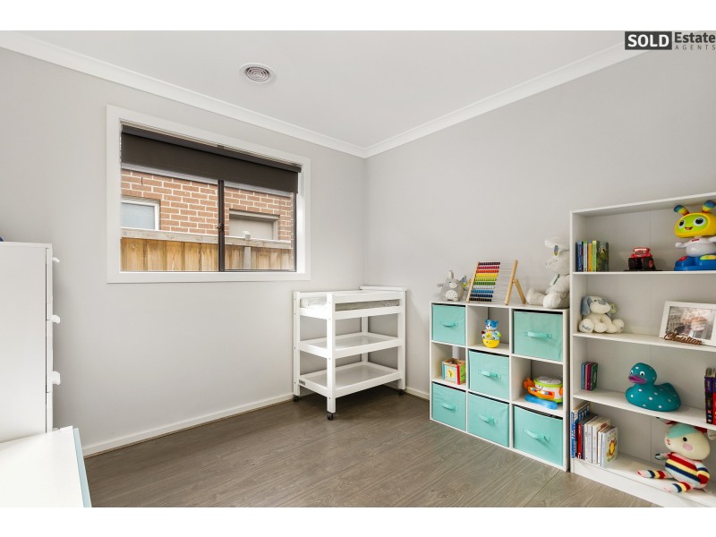 54 PYRENEES ROAD, Clyde VIC 3978