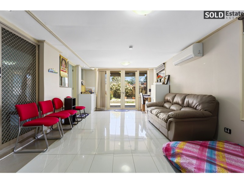 11 LARA COURT, Hallam VIC 3803
