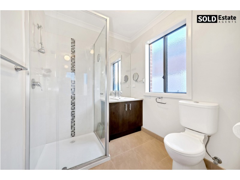 3 LEMON GROVE, Cranbourne West VIC 3977