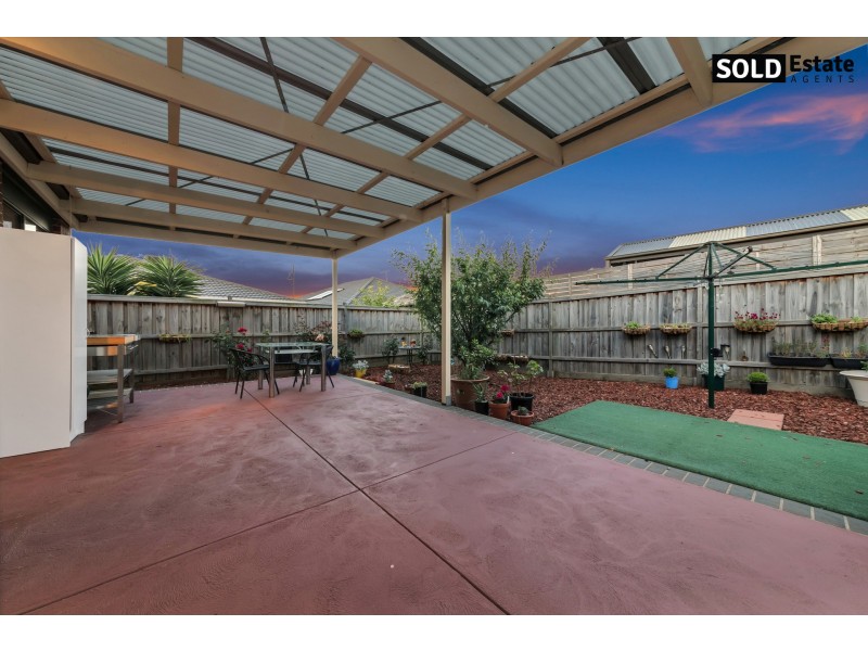 3 LEMON GROVE, Cranbourne West VIC 3977