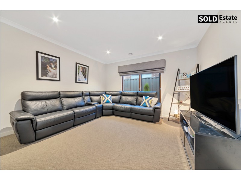 108 LINSELL BOULEVARD, Cranbourne East VIC 3977